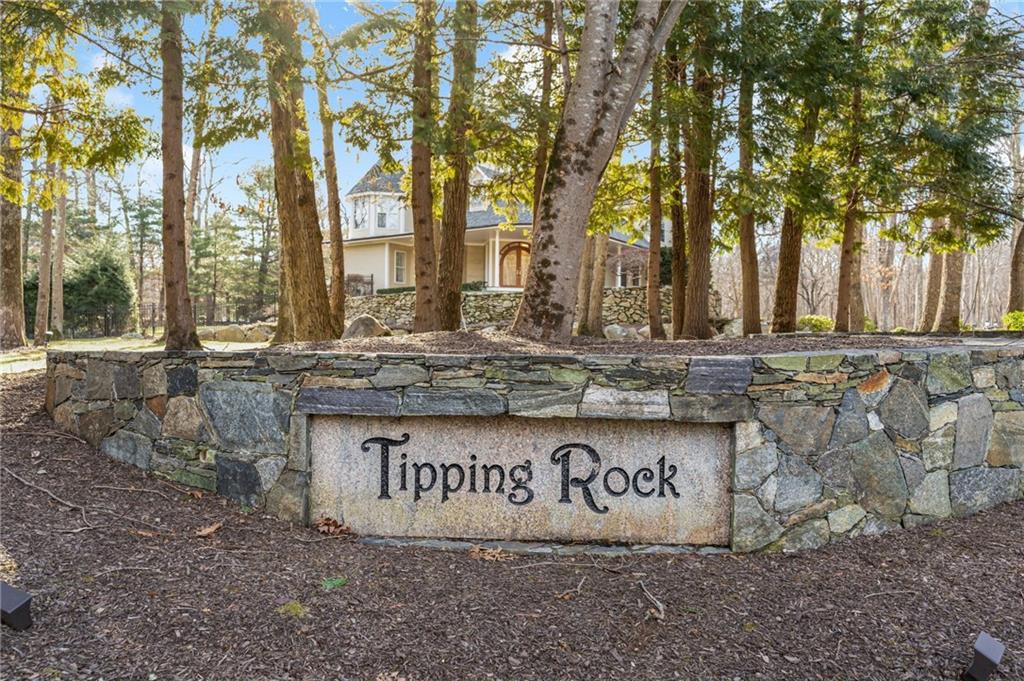 2 Tipping Rock Drive, East Greenwich