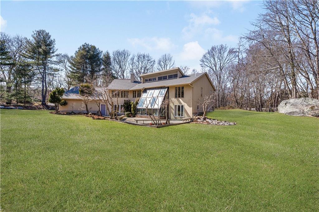 155 Candlewood Drive, North Kingstown