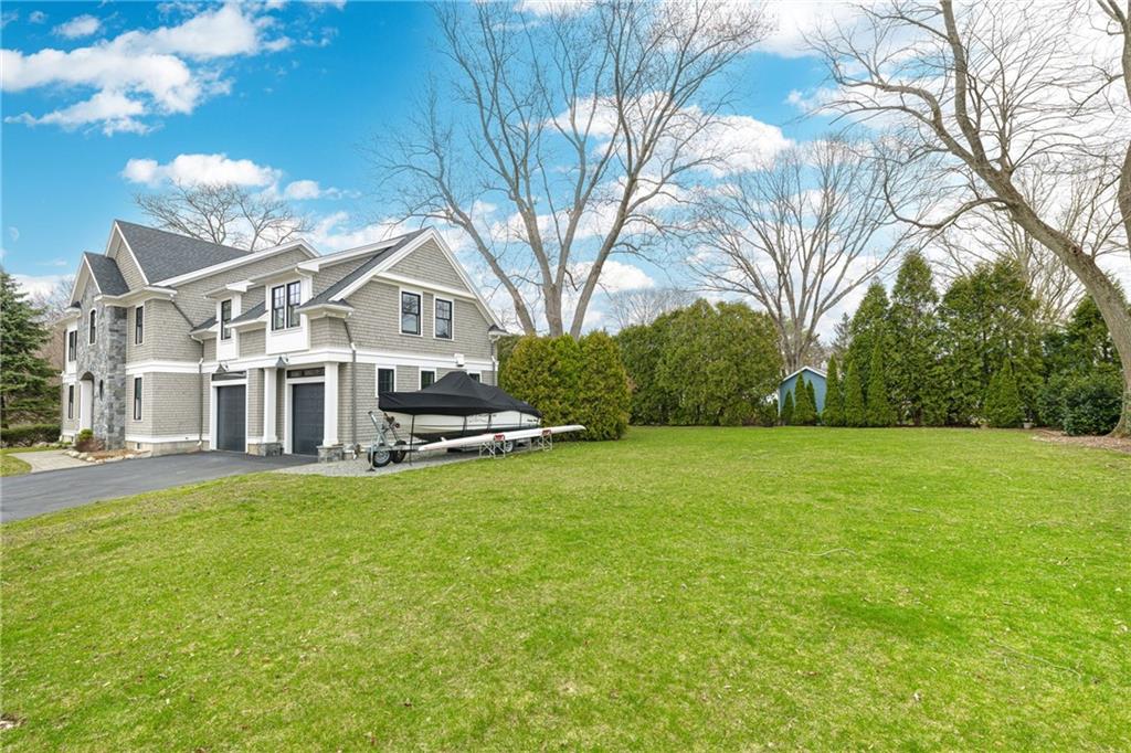 10 Walnut Road, Barrington