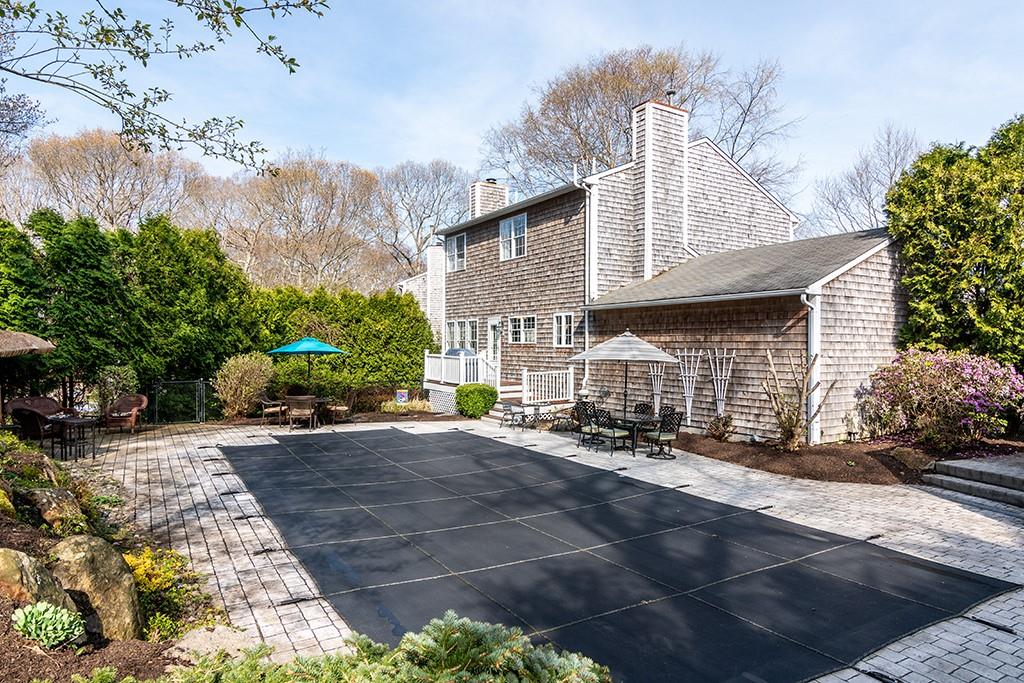 279 Orchard Woods Drive, North Kingstown