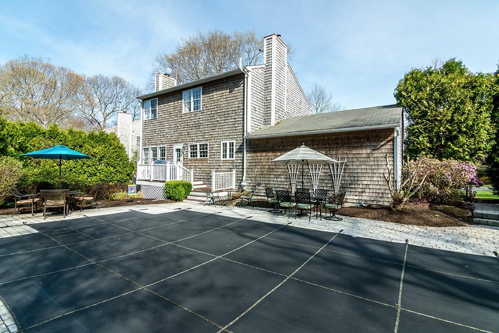 279 Orchard Woods Drive, North Kingstown