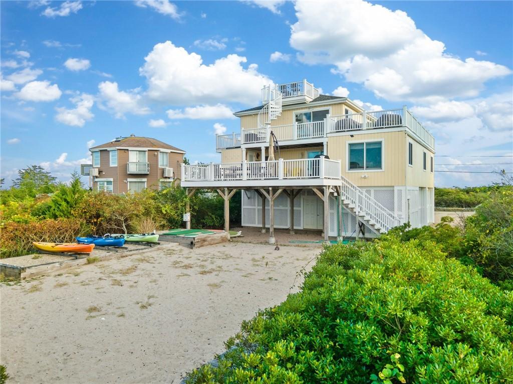 546 East Beach Road, Charlestown