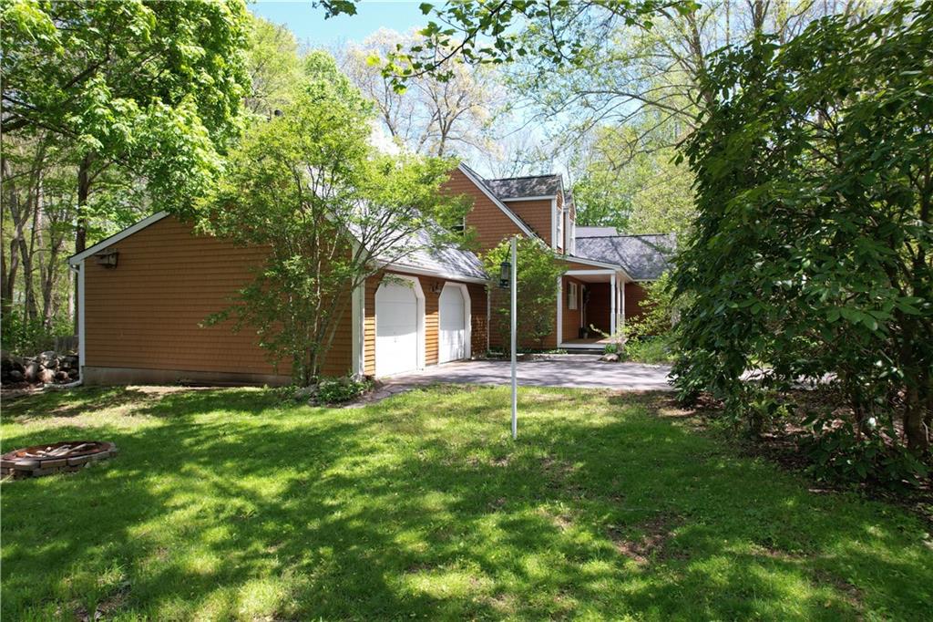 22 Browns Farm Drive, South Kingstown