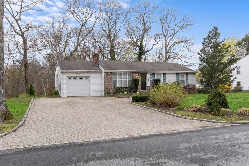 31 Parkside Way, North Kingstown