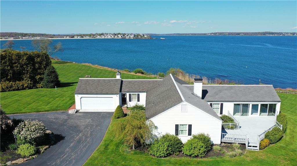 90 North Cliff Drive, Narragansett