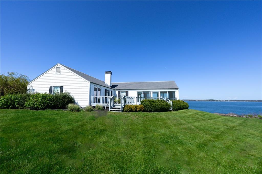 90 North Cliff Drive, Narragansett