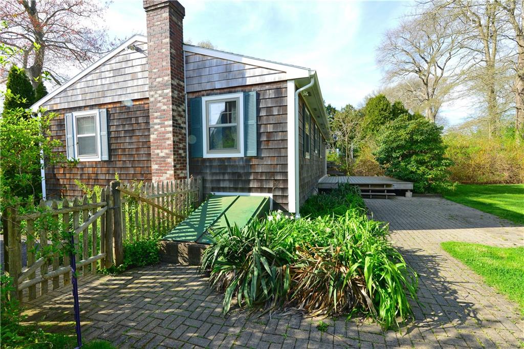 21 Sassafras Trail, Narragansett