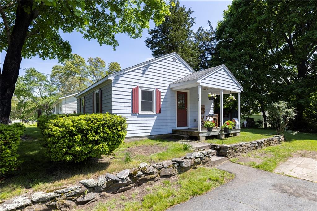 793 Middlebridge Road, South Kingstown