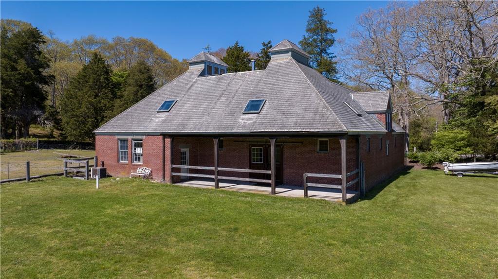 2180 Tower Hill Road, North Kingstown