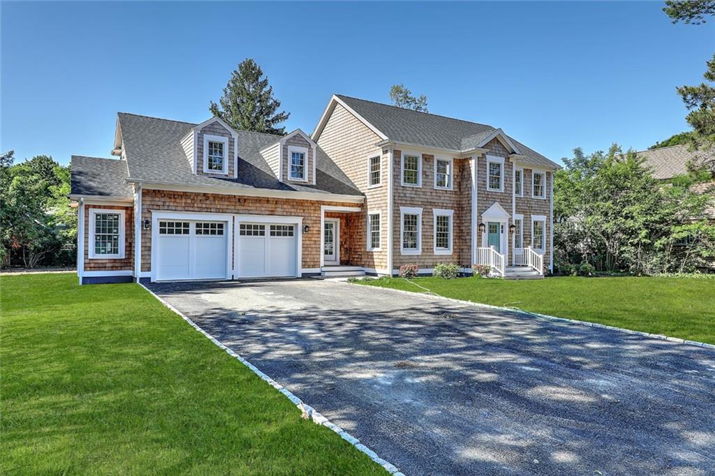 11 Governor Bradford Drive, Barrington