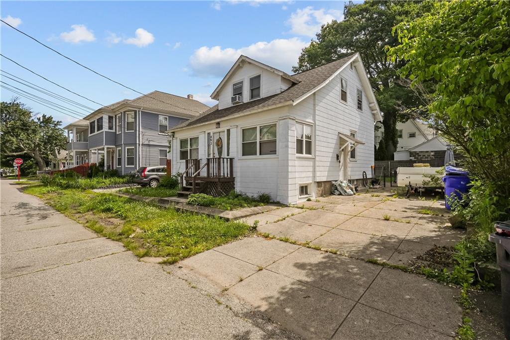 493 Grand Avenue, Pawtucket