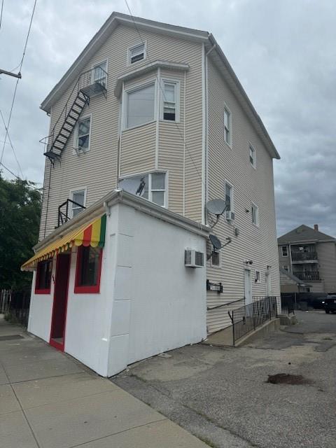 605 Broadway Street, Pawtucket