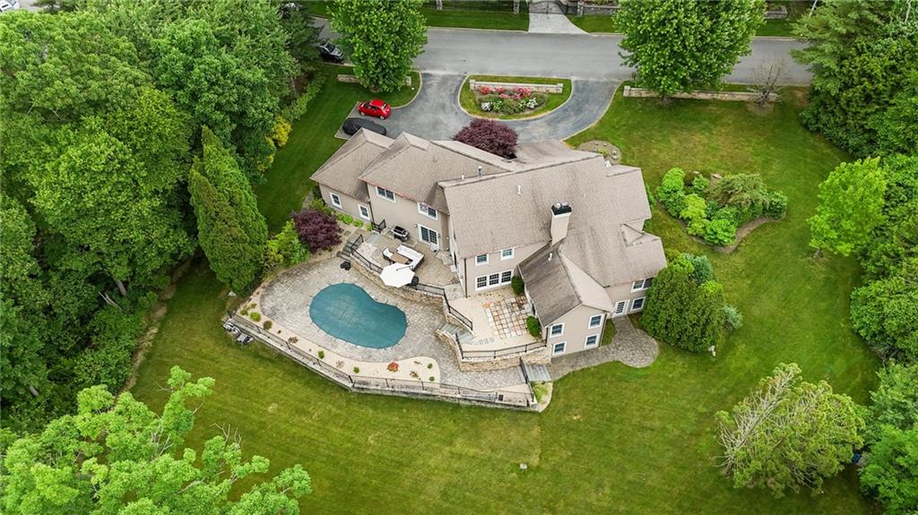 121 Crest Drive, Cranston