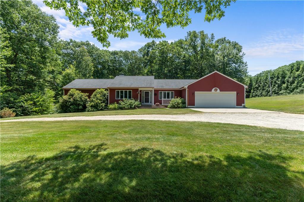 1349 Maple Valley Road, Coventry