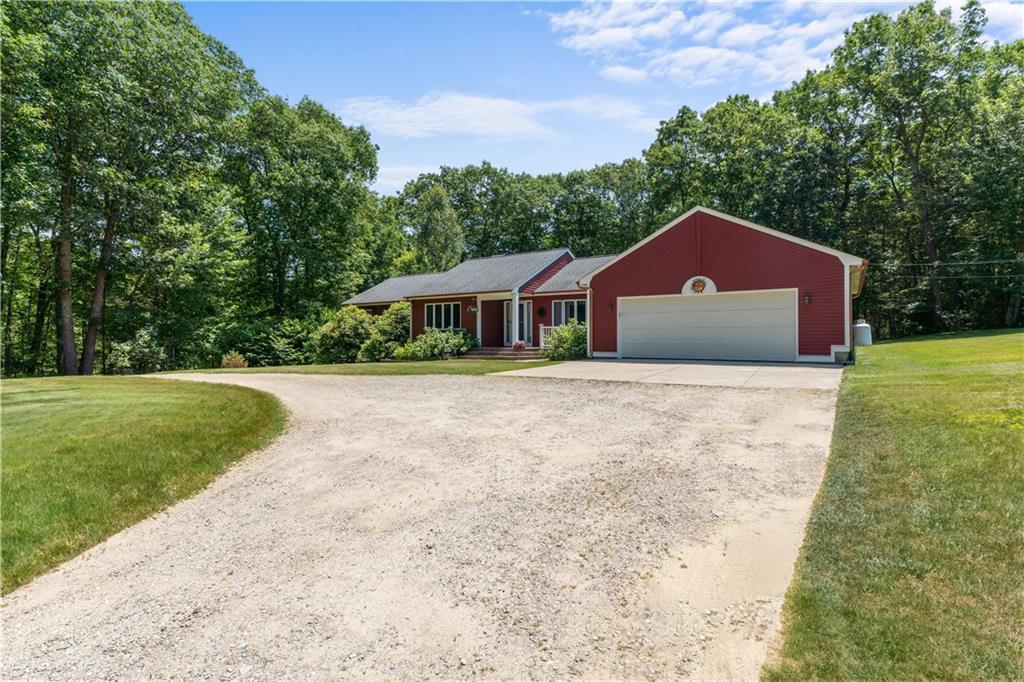 1349 Maple Valley Road, Coventry