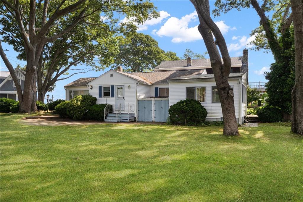 369 Earle Drive, North Kingstown