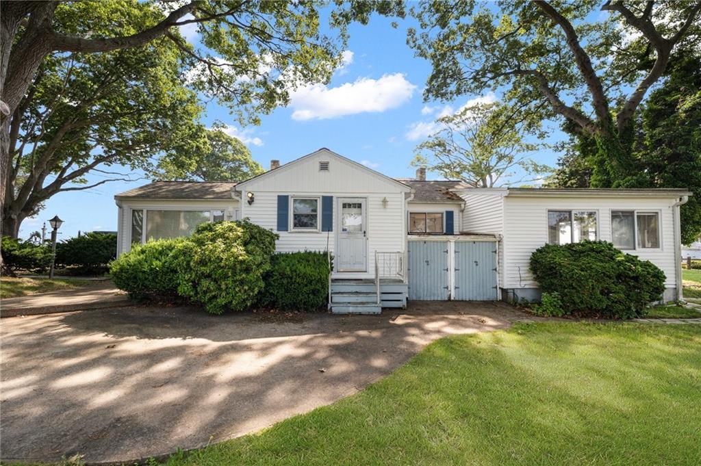 369 Earle Drive, North Kingstown