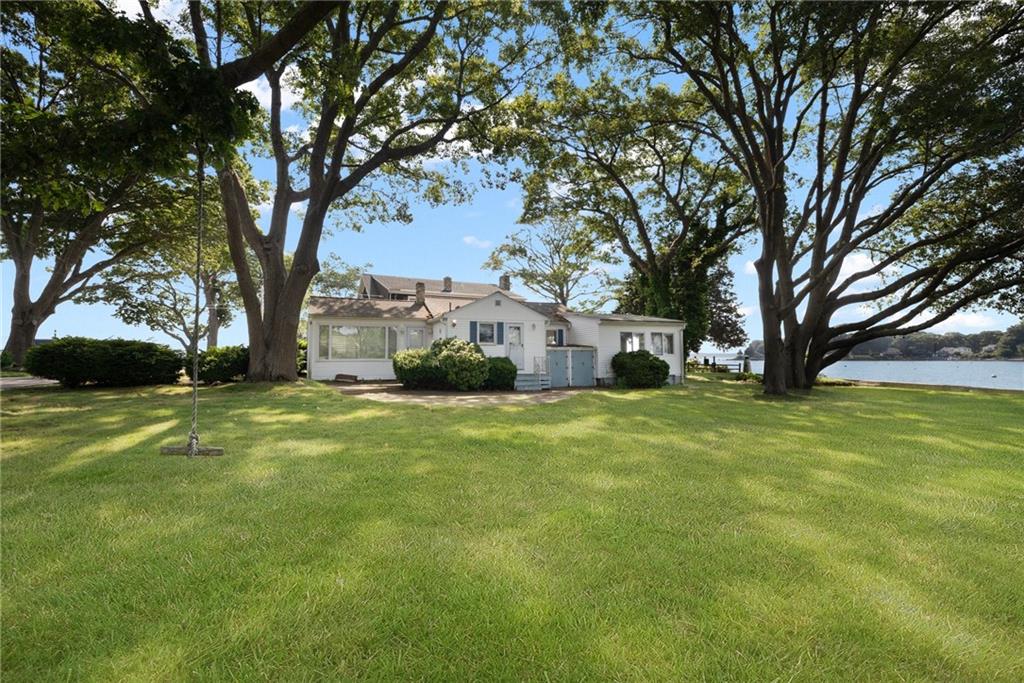 369 Earle Drive, North Kingstown