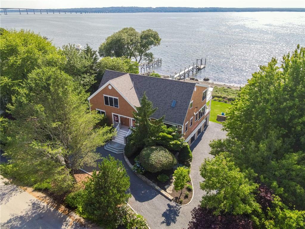 541 Seaside Drive, Jamestown