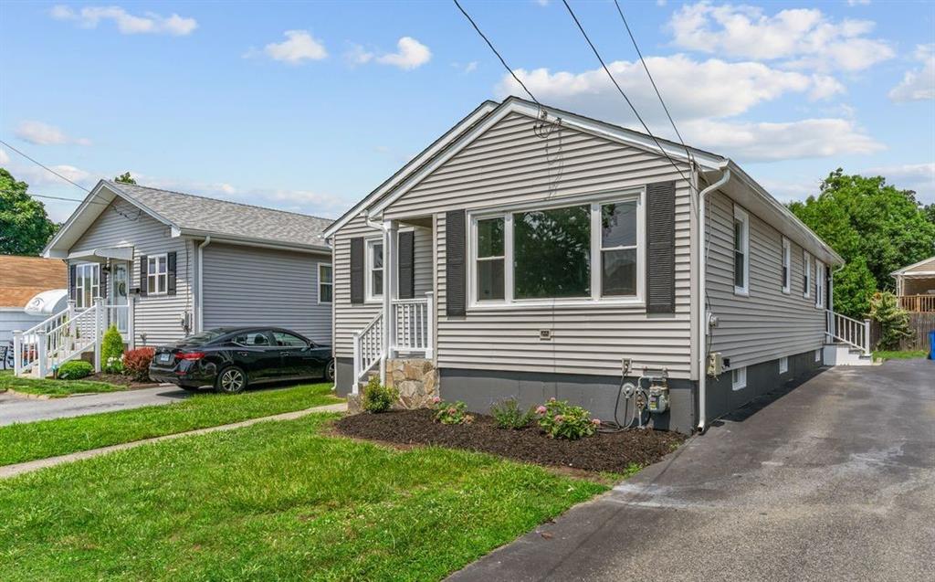 32 Bagley Avenue, Cranston