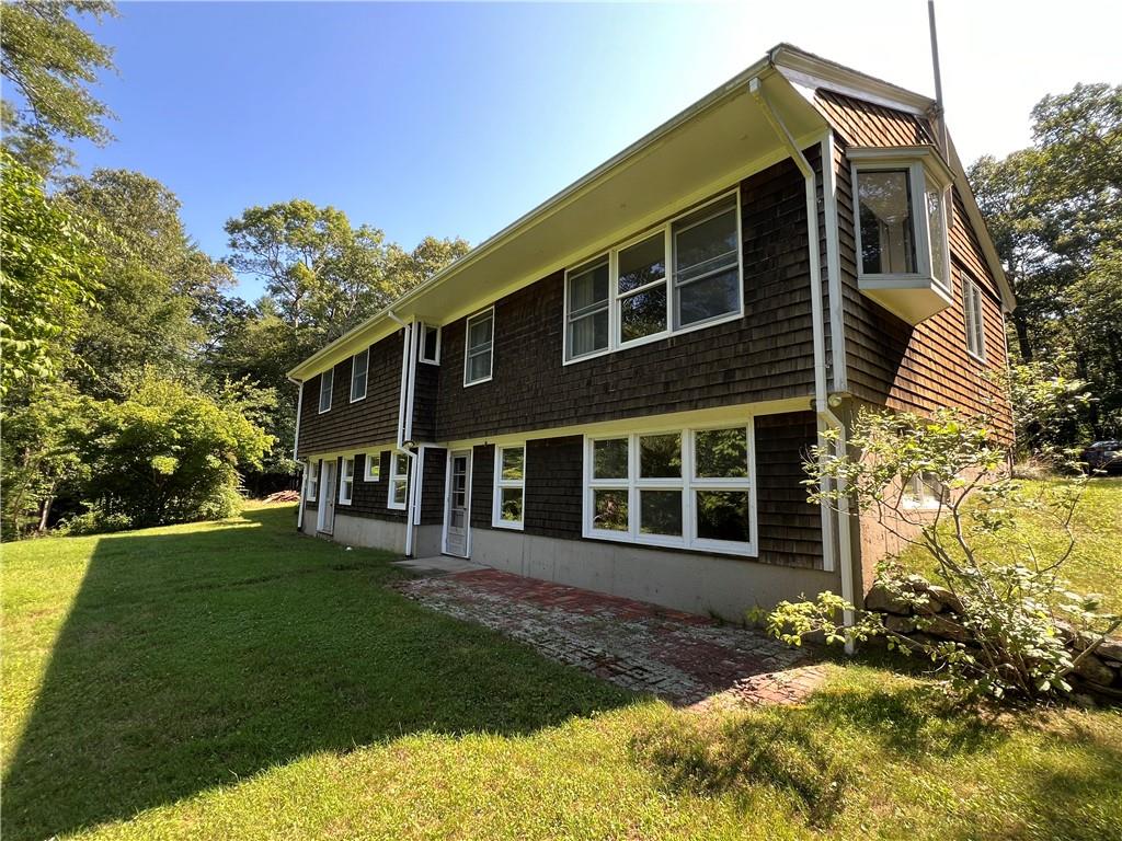 1696 Ministerial Road, South Kingstown