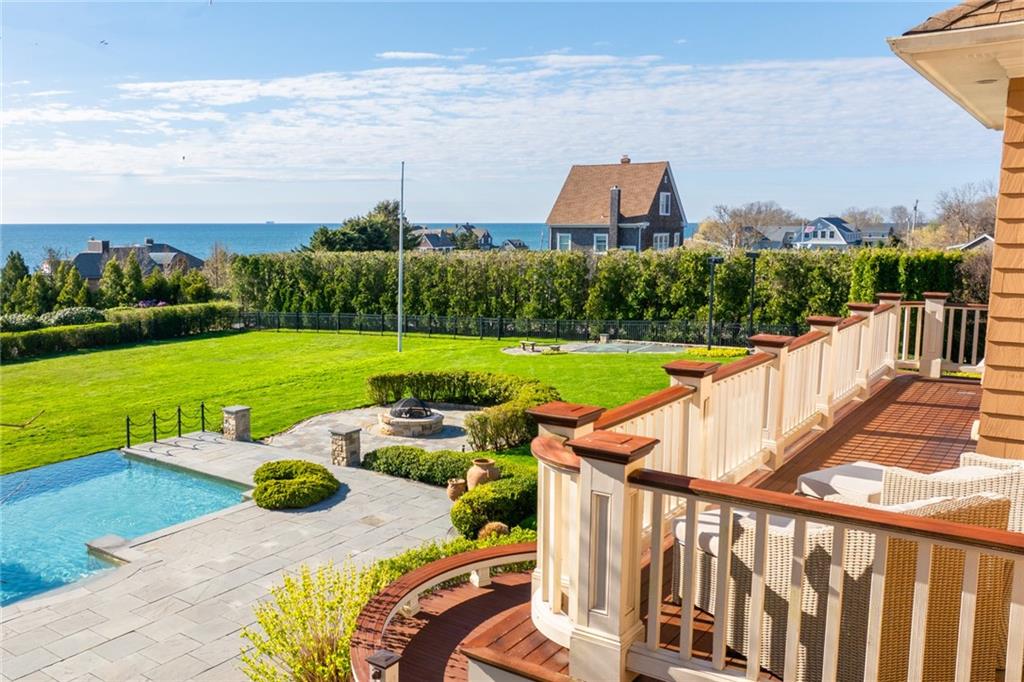 380 Ocean Road, Narragansett