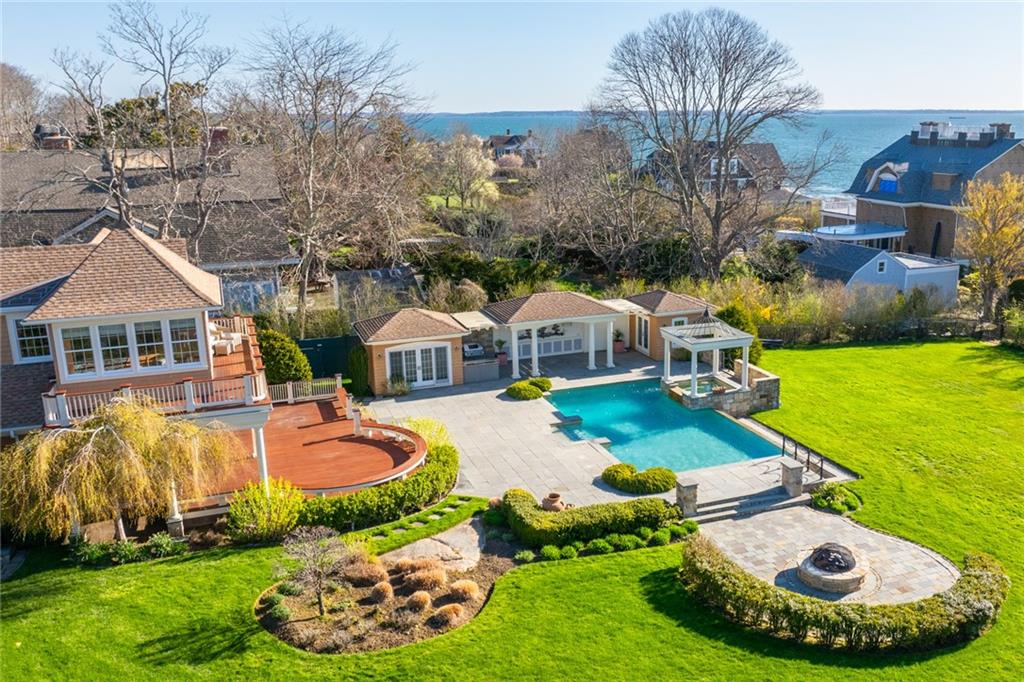 380 Ocean Road, Narragansett