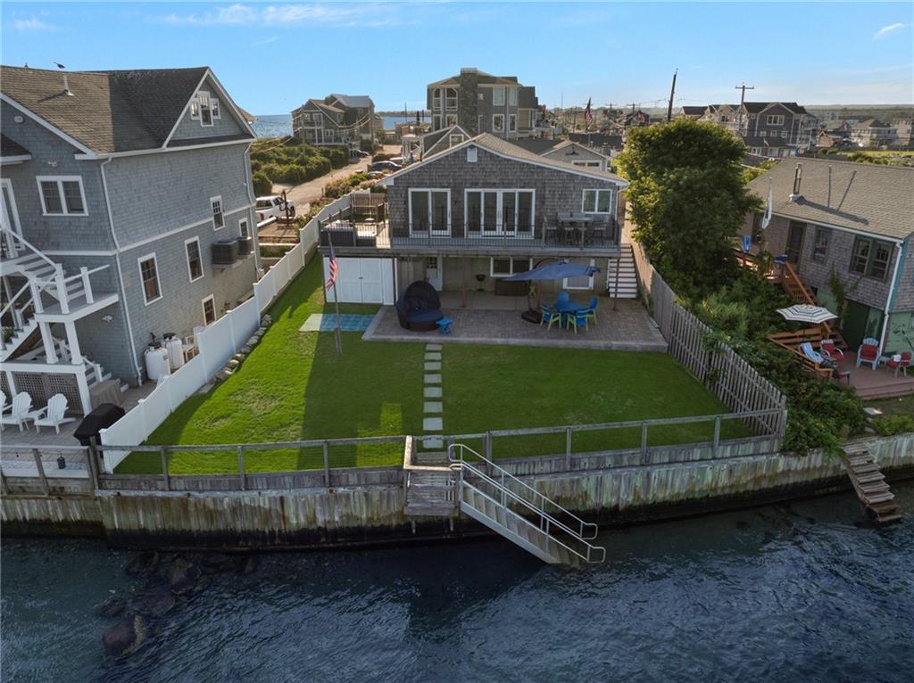 11 Beach Row, Narragansett