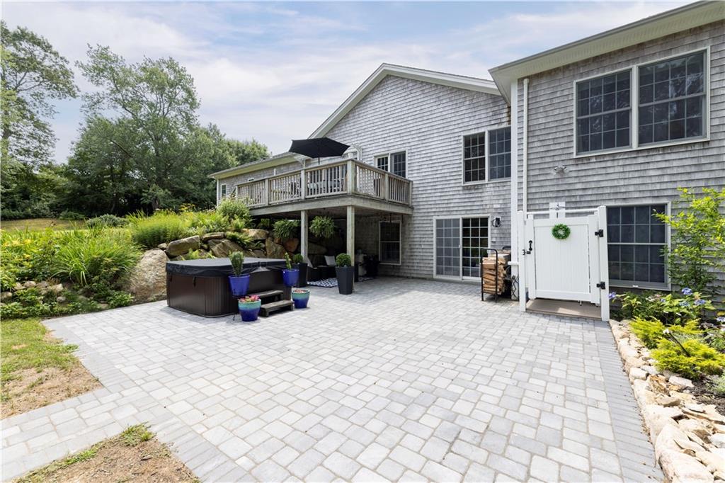 396 Congdon Drive, South Kingstown