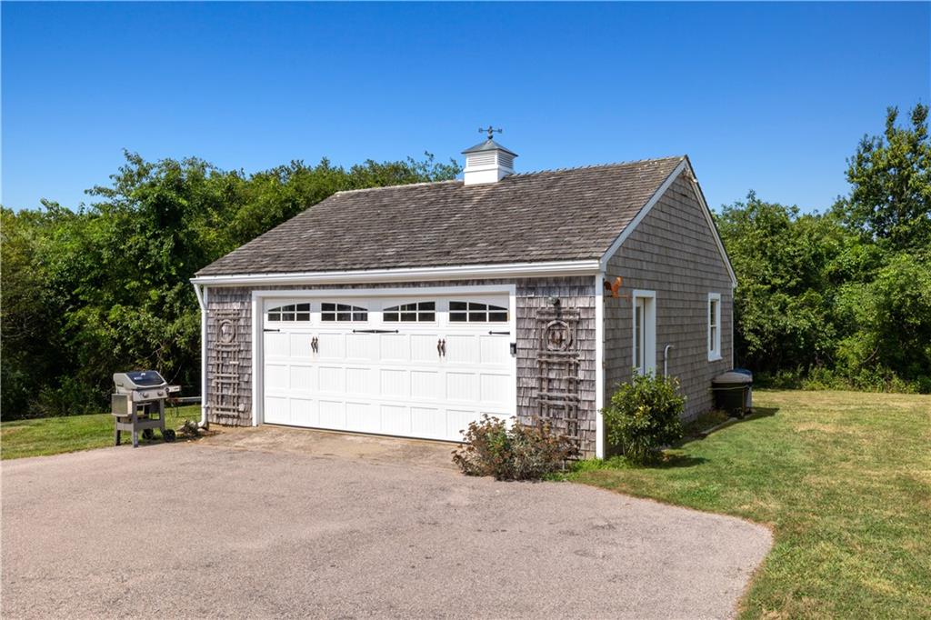 1090 Old Mill Road, Block Island