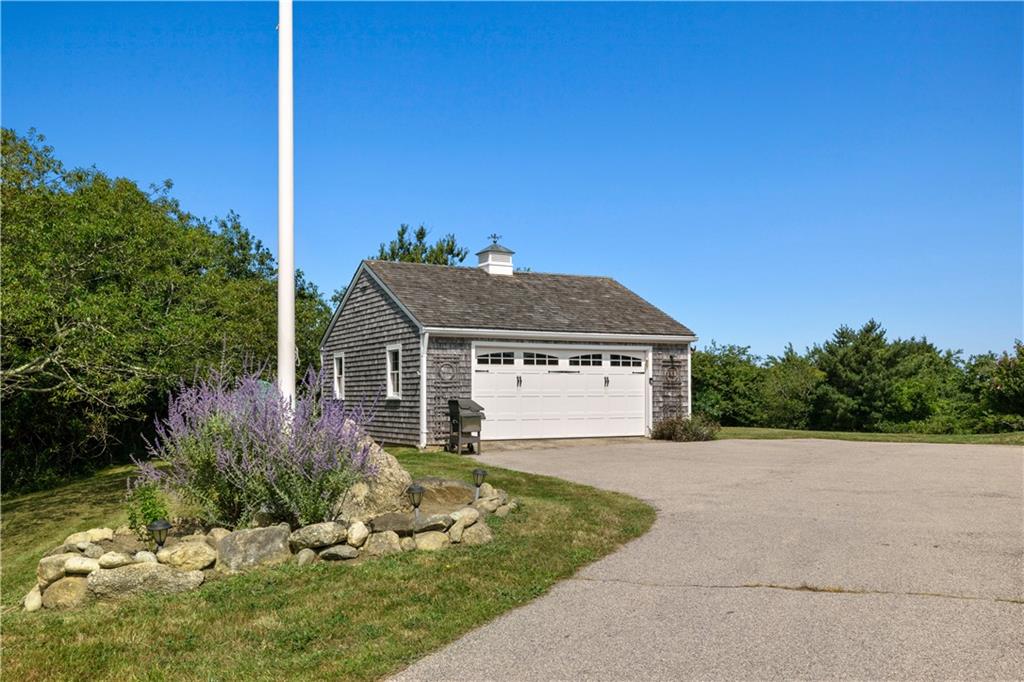 1090 Old Mill Road, Block Island