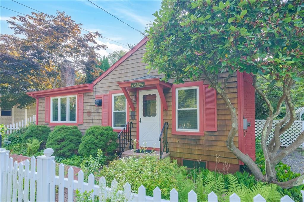 316 Middlebridge Road, South Kingstown