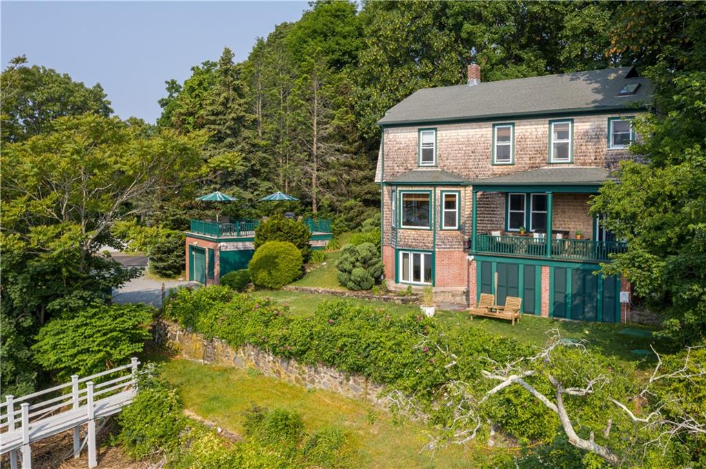 100 Rocky Hollow Road, East Greenwich