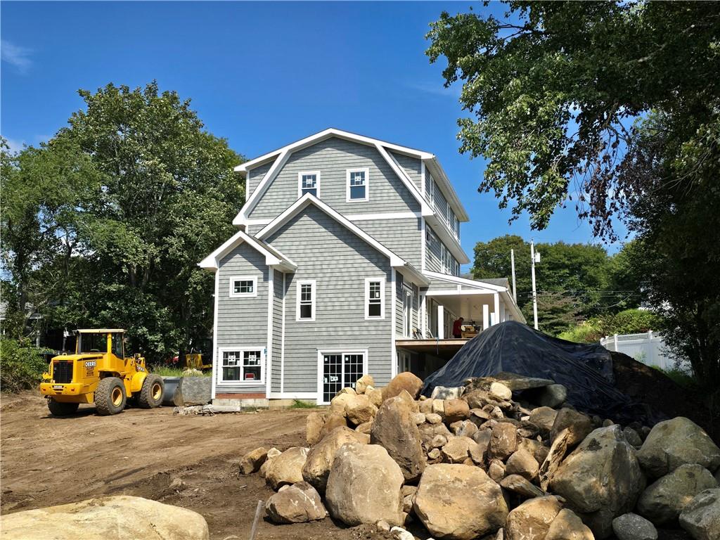 61 Slope Avenue, South Kingstown