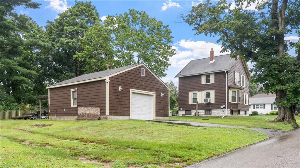 4 Whitcomb Road, East Providence