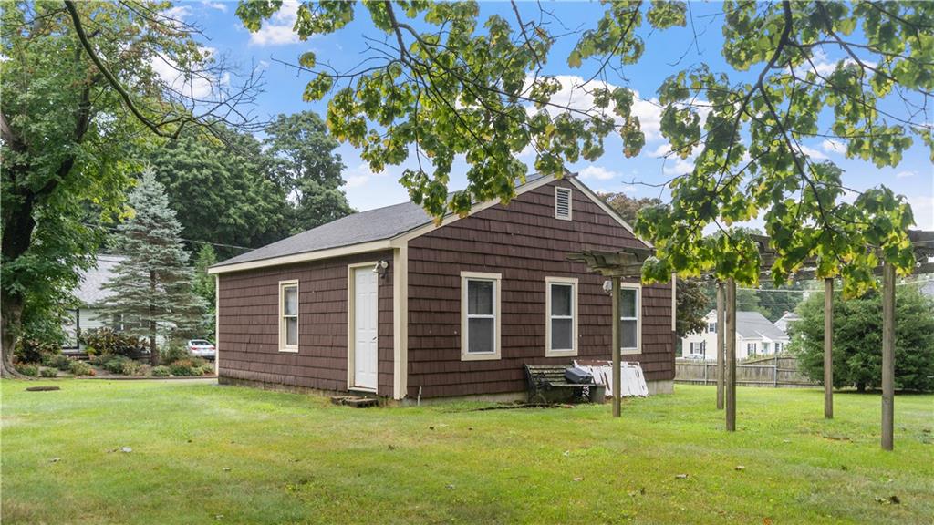 4 Whitcomb Road, East Providence