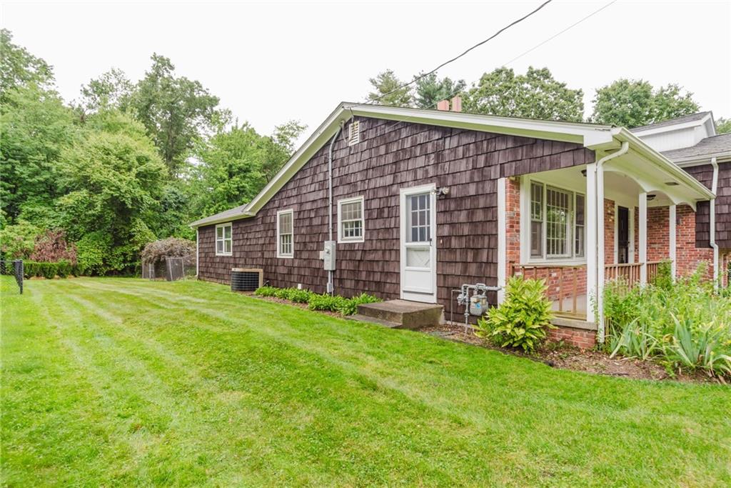 21 Hiller Drive, Seekonk