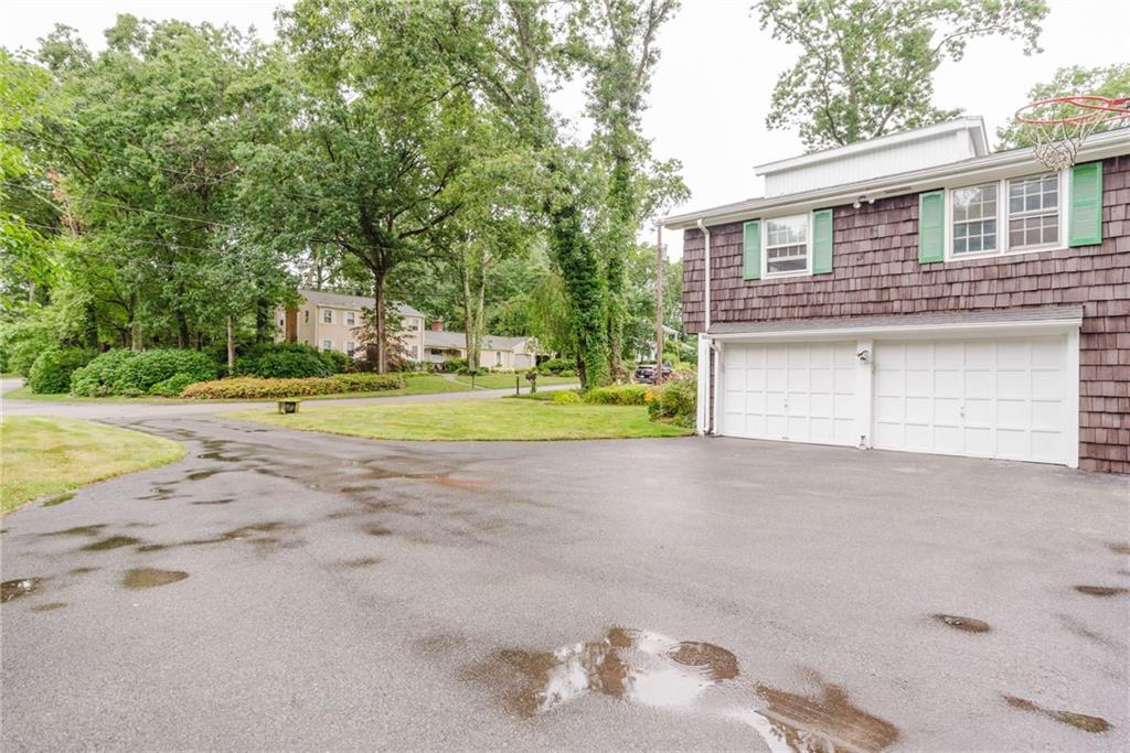 21 Hiller Drive, Seekonk