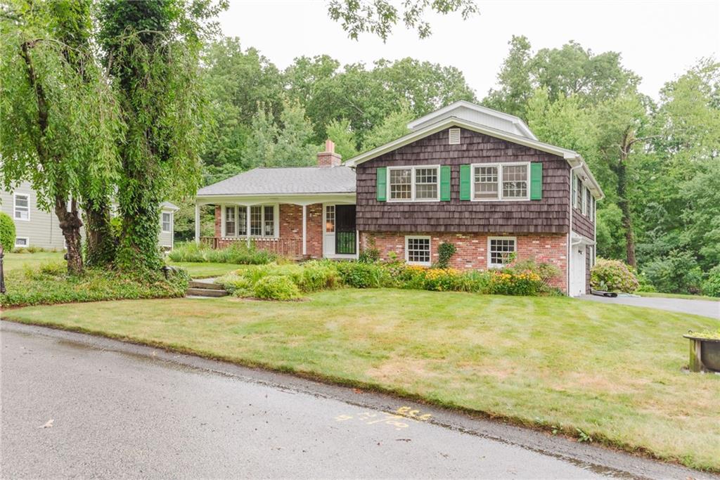 21 Hiller Drive, Seekonk