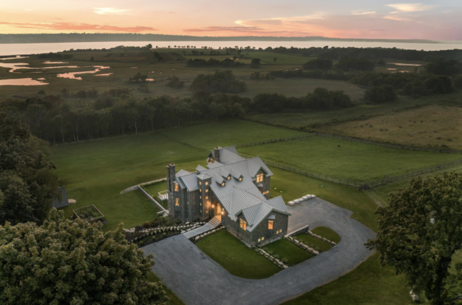 RENEE WELCHMAN OF COMPASS SELLS RECORD BREAKING  SINGLE FAMILY HOME IN TIVERTON FOR $5,300,000.