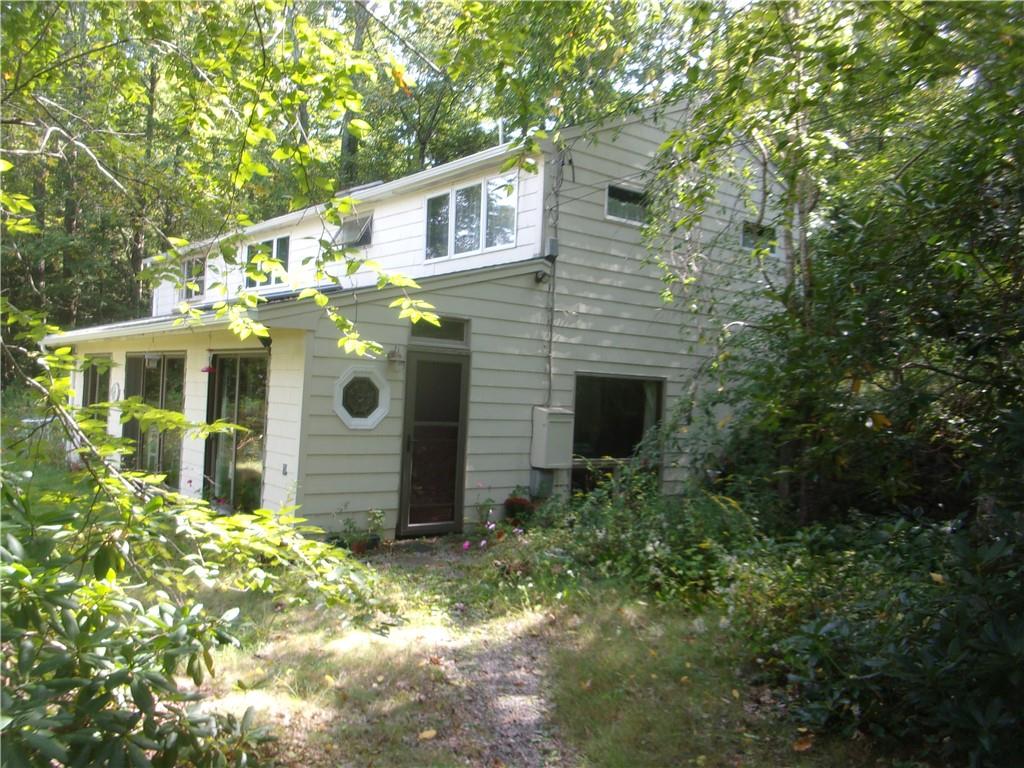 312 Lake Washington Drive, Glocester