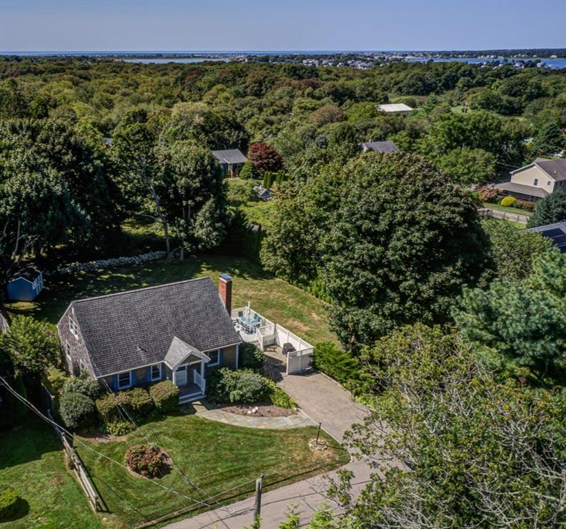 6 Hollywood Avenue, Narragansett