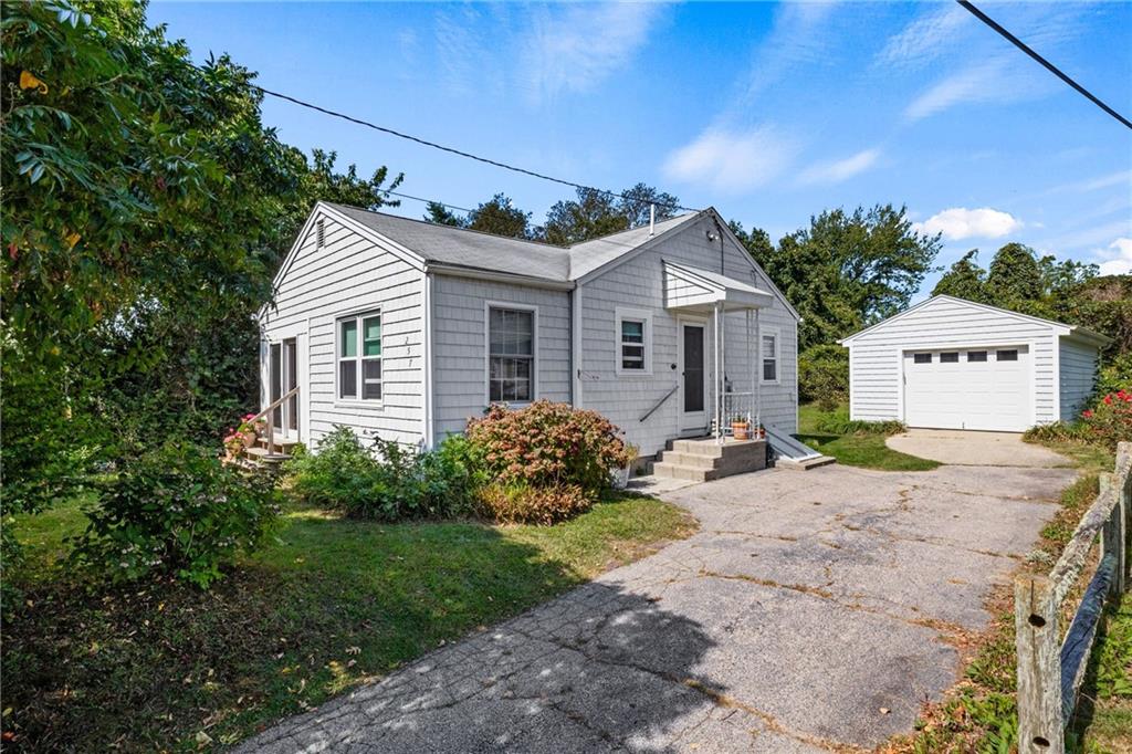 257 Foddering Farm Road, Narragansett