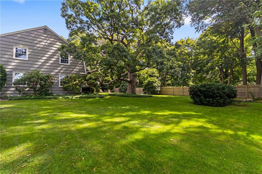 29 Oakwoods Drive, South Kingstown