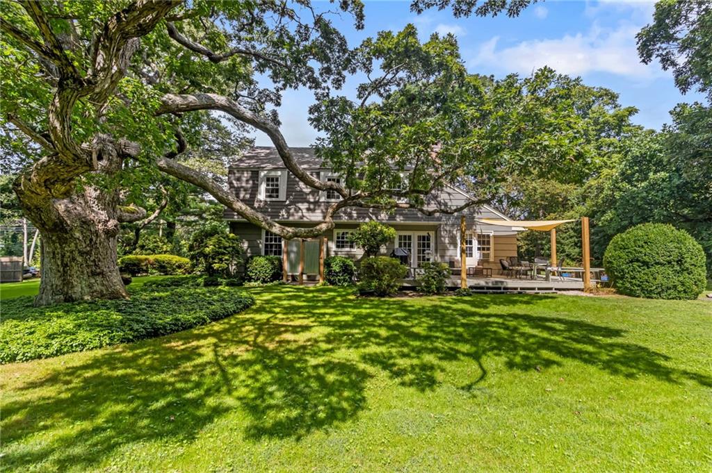 29 Oakwoods Drive, South Kingstown