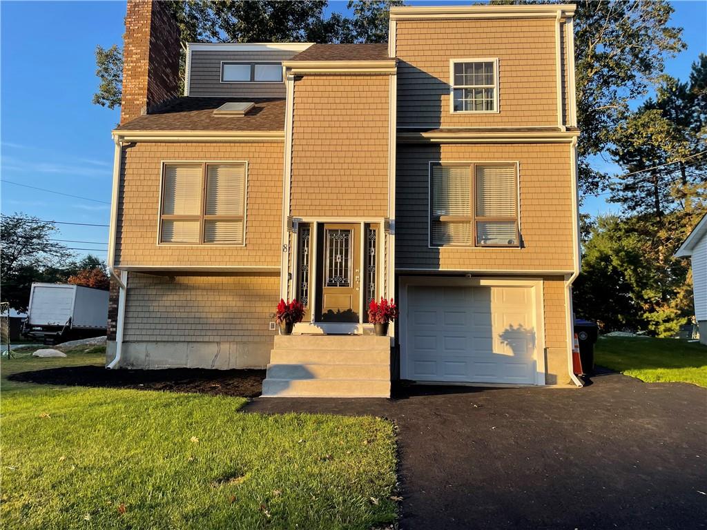 8 Bicentennial Way, North Providence