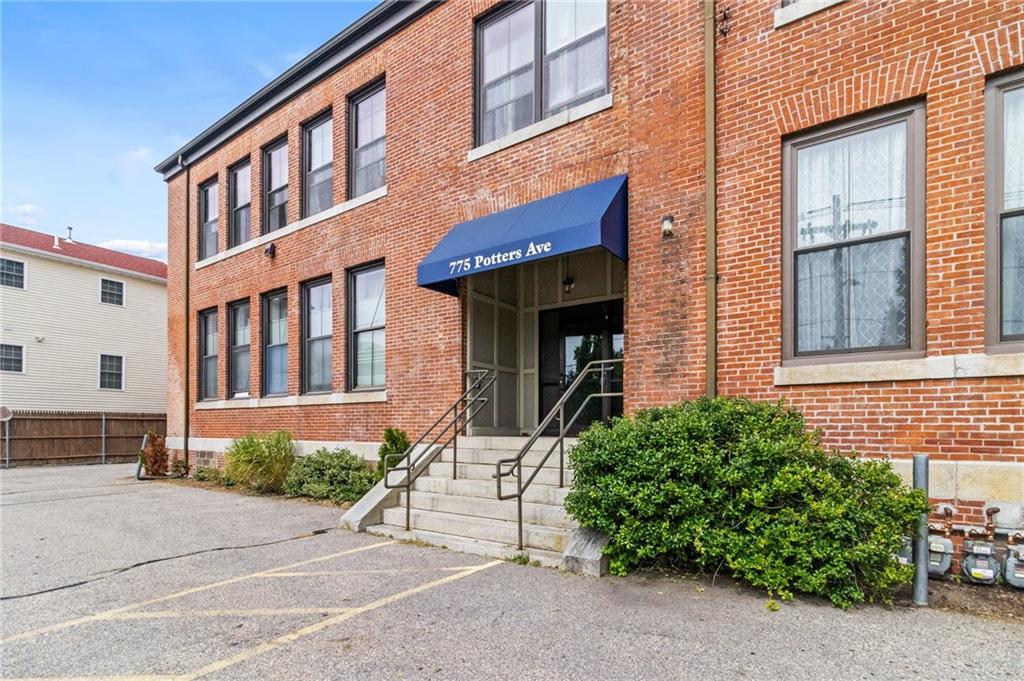 775 Potters Avenue, Unit#12, Providence