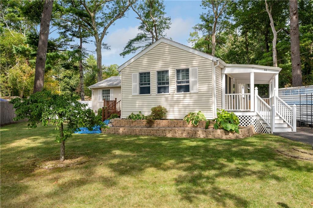 44 Lake View Circle, Glocester