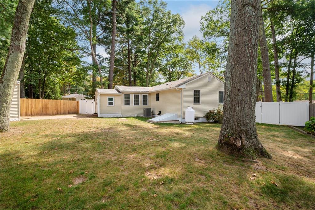 44 Lake View Circle, Glocester