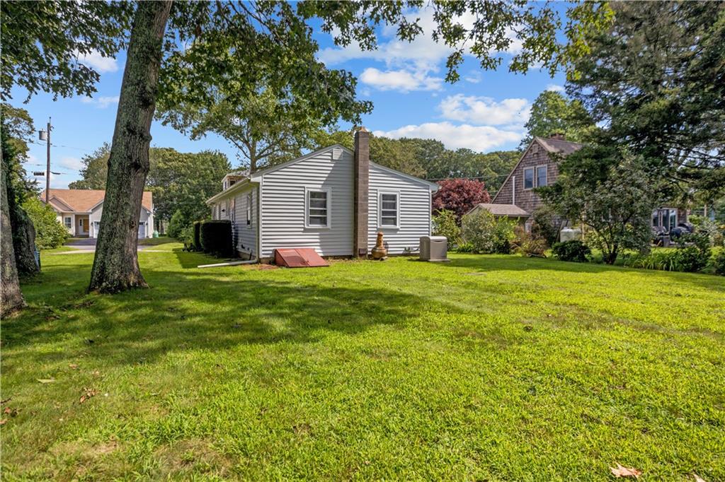 101 Winchester Drive, South Kingstown